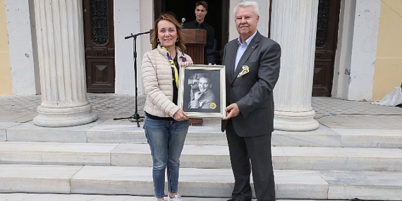 Konak Belediye Başkanı Nilüfer Çınarlı Mutlu, İzmir Atatürk Lisesi’nin Pilav Günü’ne katıldı