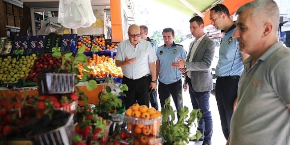 Konak zabıtası kaldırım işgalini bitirmekte kararlı