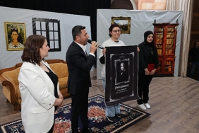 nevsehirde-yeni-kurulan-tozlu-sahne-tiyatro-ekibinin-ilk-oyunu-olan-9-canli-adli-polisiye-VVX1avbI.jpg