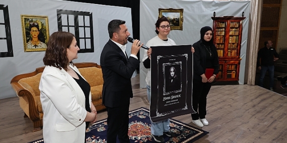 Nevşehir’de yeni kurulan Tozlu Sahne tiyatro ekibinin ilk oyunu olan ‘9 Canlı’ adlı polisiye komedi Kapadokya Kültür ve Sanat Merkezi’nde sahnelendi