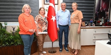 turk-kadinlar-birliginden-baskan-topalogluna-ziyaret-2mzWLl5Z.jpg
