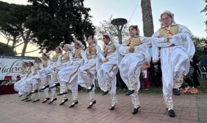 1-uluslararasi-halkoyunlari-balkan-festivali-golcuke-tasiniyor-b51hTmW3.jpg