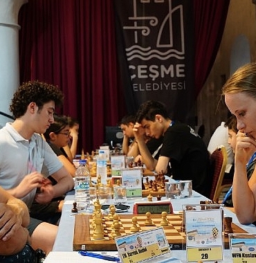 10-cesme-uluslararasi-acik-satranc-turnuvasi-basladi-kt88VKzN.jpg