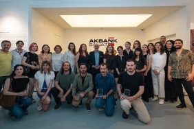 akbank-42-gunumuz-sanatcilari-odulu-sergisi-5-haziranda-akbank-sanatta-kapilarini-aciyor-m3cwMYe4.jpg