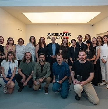 akbank-42-gunumuz-sanatcilari-odulu-sergisi-5-haziranda-akbank-sanatta-kapilarini-aciyor-m3cwMYe4.jpg