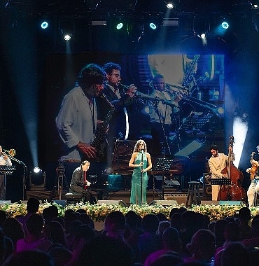 akra-caz-festivalinden-fazil-sayli-kapanis-tGdDeqSl.jpg