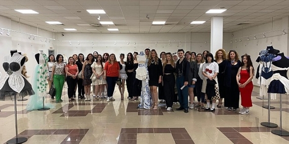 “Atık Estetiği: Sürdürülebilir Dokunuşlar Öğrenci Çalışmaları Drapaj Sergisi”