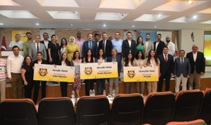 baskan-ozyigit-fikir-otobusu-yarismasinin-juri-uyeligini-yapti-CaMssl7U.jpg