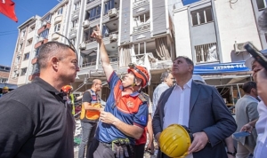 baskan-tugay-patlamanin-yasandigi-bolgede-inceleme-yapti-yaralilari-ziyaret-etti-yaralarimizi-saracagiz-tSFHZQSS.jpg