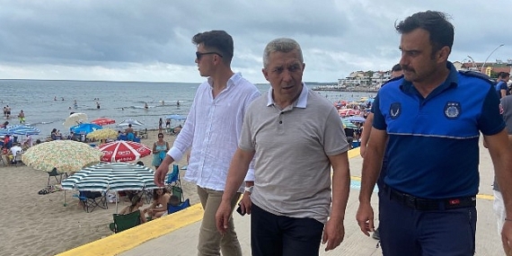 Bayram tatili ve güneşli havaların birleşmesiyle birlikte vatandaşlarımızın tatillerini değerlendirmek için çoğunlukla tercih ettiği Kandıra sahillerinde yoğunluk devam ediyor