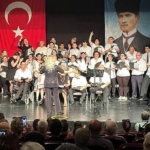 bizim-ev-katilimcilarindan-muhtesem-konser-TvRSIzs9.jpg