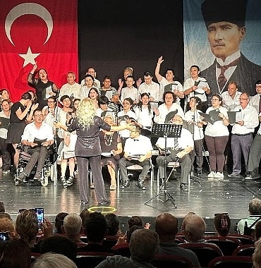bizim-ev-katilimcilarindan-muhtesem-konser-TvRSIzs9.jpg