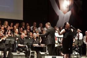 bornovada-cosku-dolu-turk-sanat-muzigi-konseri-1r2PQAUK.jpg