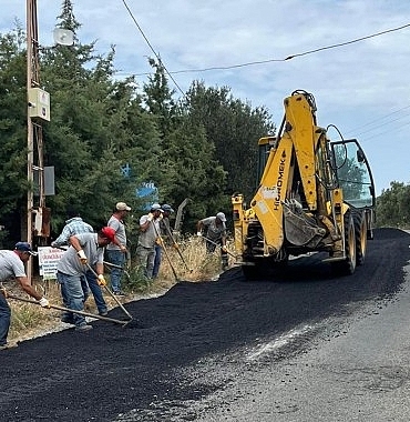 burhaniye-belediyesi-fen-isleri-mudurlugu-ekipleri-tarafindan-asfalt-yama-calismalariyla-onarildi-wiQZYZxI.jpg