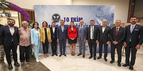 Çankaya Belediye Başkanı Hüseyin Can Güner, 10 Ekim Barış Derneği’nin düzenlediği dayanışma yemeğine ev sahipliği yaptı