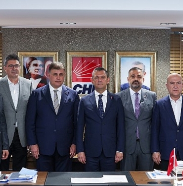 chp-genel-baskani-ozgur-ozel-izmire-geldi-QsCgyWpk.jpg