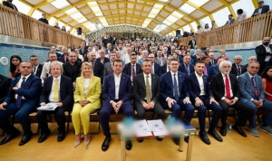 chp-genel-baskani-ozgur-ozel-ve-ibb-baskani-ekrem-imamoglu-yurt-disi-orgutlenme-ikinci-ilmryddE.jpg