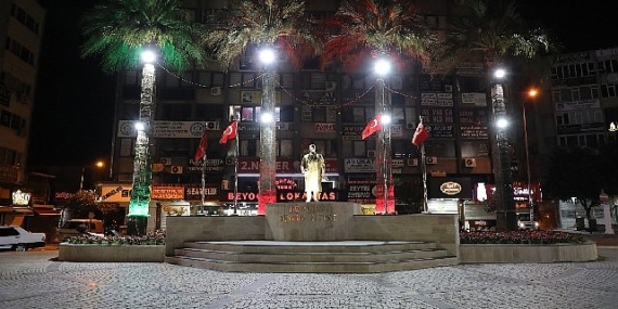 Edremit Cumhuriyet Meydanı yenilendi