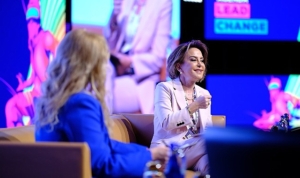 emine-sabanci-kamisliya-ustun-basari-odulu-RVBeceTX.jpg