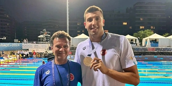 Fenerbahçe ve Milli Takım Yüzücüsü Emre Sakcı’dan Tarihi Başarı