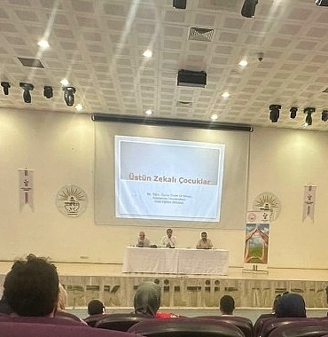 gelecegin-yildizlarini-kesfetmek-adina-harran-universitesinden-ozgun-bir-panel-CMZTiTra.jpg
