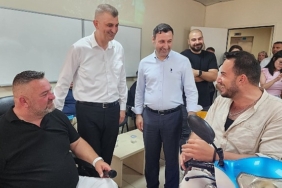 golcuk-belediyesi-engelsiz-yasam-merkezindeki-kurslarda-egitim-goren-ozel-bireylerin-el-emegi-urunlerinden-olusan-IezKXwyK.jpg