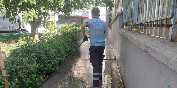 Karabağlar’da gece gündüz temizlik mesaisi