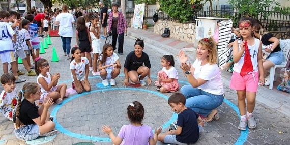 Karşıyaka’da sokaklar şenleniyor