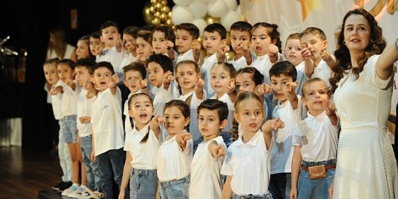 Karşıyaka’nın anaokullarını yıl sonu coşkusu sardı