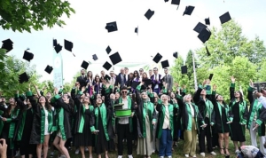 kartepe-belediye-baskani-avmmustafa-kocaman-kocaeli-universitesi-turizm-fakultesinin-2023-2024-akademik-yili-mezuniyet-torenine-LM6MpYxI.jpg