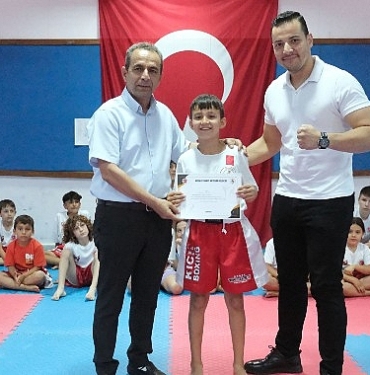 kemer-belediyesi-kick-boks-sporculari-kusak-atladi-jUibZ8ht.jpg