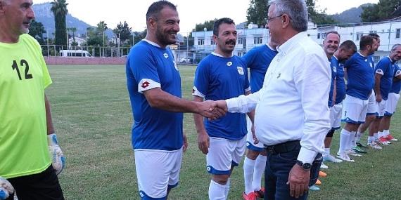 Kemer’de Masterler Futbol Turnuvası