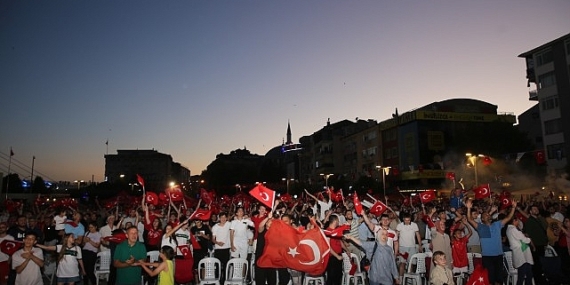 Kent Meydanında çifte bayram coşkusu