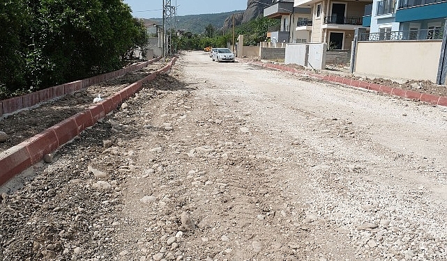 Kuzdere’de yol ve kaldırım çalışmaları