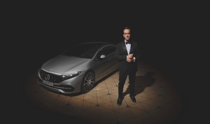 matthew-macfadyen-ve-roger-federerin-basrollerini-paylastigi-o-bir-mercedes-benz-global-reklam-kampanyasi-turkiyede-zIQxbkfq.jpg