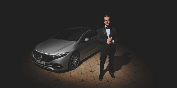Matthew Macfadyen ve Roger Federer’in başrollerini paylaştığı “O Bir Mercedes-Benz.” global reklam kampanyası Türkiye’de yayında