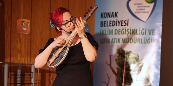 Minik çevreciler geri dönüşüm müzik aletlerinin hikayesini dinledi