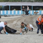 mudanya-belediyesi-yerlere-atilan-coplerin-fazlaligina-dikkat-cekmek-icin-mudanya-ve-guzelyali-sahilinde-temizlik-QX5rUT1d.jpg