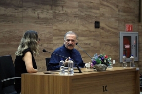 mugla-buyuksehir-belediyesi-tarafindan-duzenlenen-etkinlik-kapsaminda-unlu-yazar-sair-murathan-mungan-muglalilarla-bir-araya-hRqnFByw.jpg