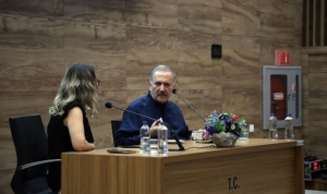 mugla-buyuksehir-belediyesi-tarafindan-duzenlenen-etkinlik-kapsaminda-unlu-yazar-sair-murathan-mungan-muglalilarla-bir-araya-hRqnFByw.jpg