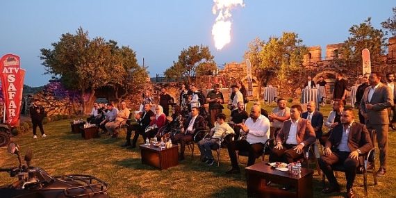 Nevşehir Belediyesi himayesinde bu yıl ilki gerçekleştirilecek olan Kapadokya Güzel Atlar Diyarı Festivali için start verildi. 1 ay boyunca Kayaşehir’de gerçekleştirilecek olan festivale birçok ünlü sanatçı katılacak