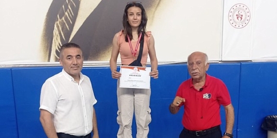 Nevşehir Belediyesi sporcuları, Mersin’de katıldıkları Kick Boks Türkiye Şampiyonası Grup Seçmeleri müsabakalarında önemli dereceler elde etti