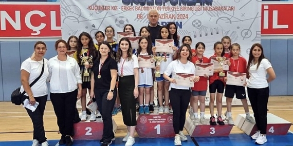 Osmangazili badmintonculardan Türkiye şampiyonluğu