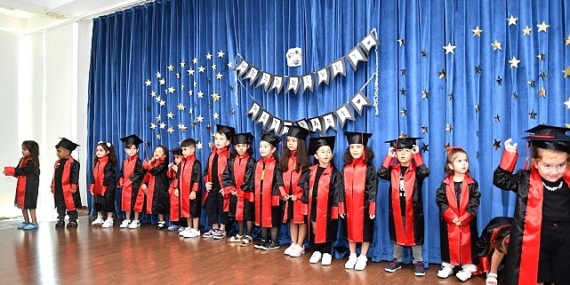 Özgür Çocuk Evi ilk mezunlarını verdi