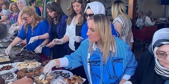 Paylaşan Eller Grubu’ndan Öğrencilere Moral Desteği