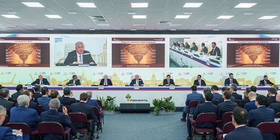 Rosneft CEO’su küresel ihtiyaçları karşılamak için dengeli bir enerji geçişini destekliyor