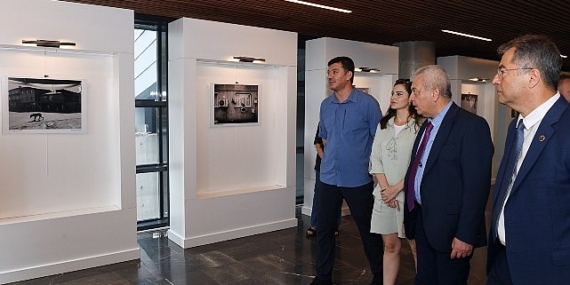 Şehrin sessiz tanıklarını fotoğraflara taşıdı