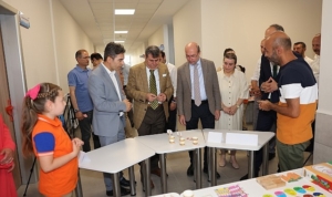 selcuklu-ilce-kaymakami-eflatun-can-tortop-ve-selcuklu-belediye-baskani-ahmet-pekyatirmaci-sehit-erkan-ABWBTC8D.jpg
