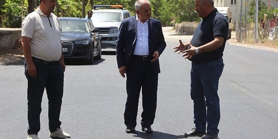 Yahyalı Belediyesi ilçe merkezinde devam ettirdiği asfaltlama çalışmalarının son durağı Gazibeyli Mahallesi Bektaşlı Sokak oldu