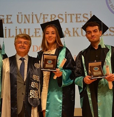 eu-spor-bilimleri-fakultesinde-mezuniyet-coskusu-g1nQMZOR.jpg
